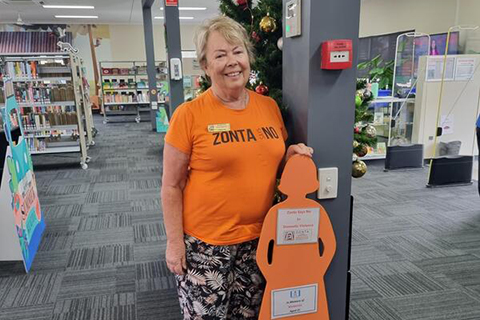 annette-and-orange-figure